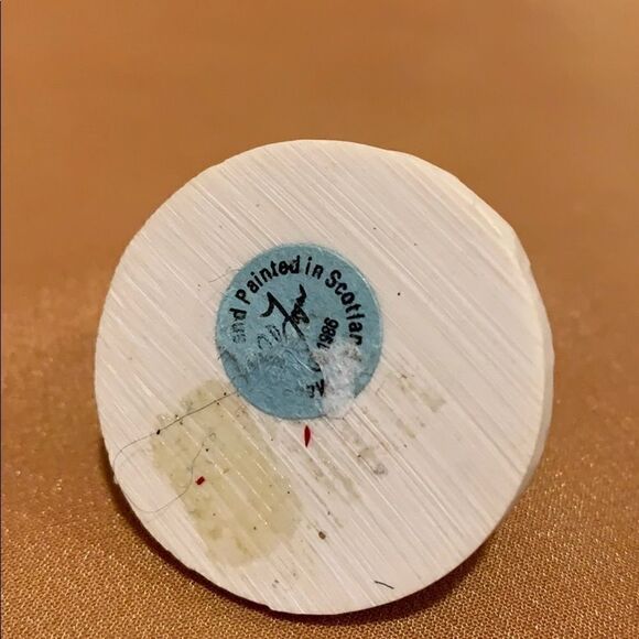 Peter Fagan hand painted Penguin with Egg - Picture 6 of 6